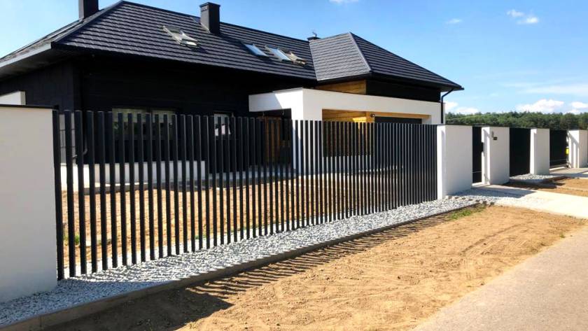 Professional tubular fencing installed by Fence NZ, a durable and modern solution for properties in Auckland.