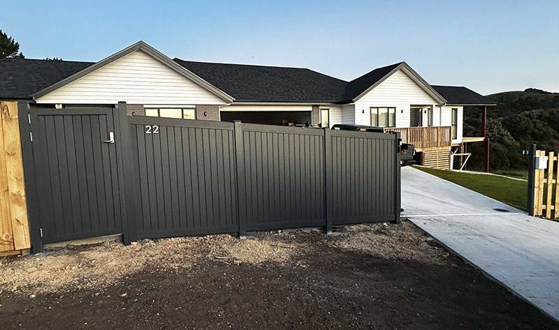 Professional Tongue & Groove fencing installation by Fence NZ, ensuring a solid and durable boundary for your property.
